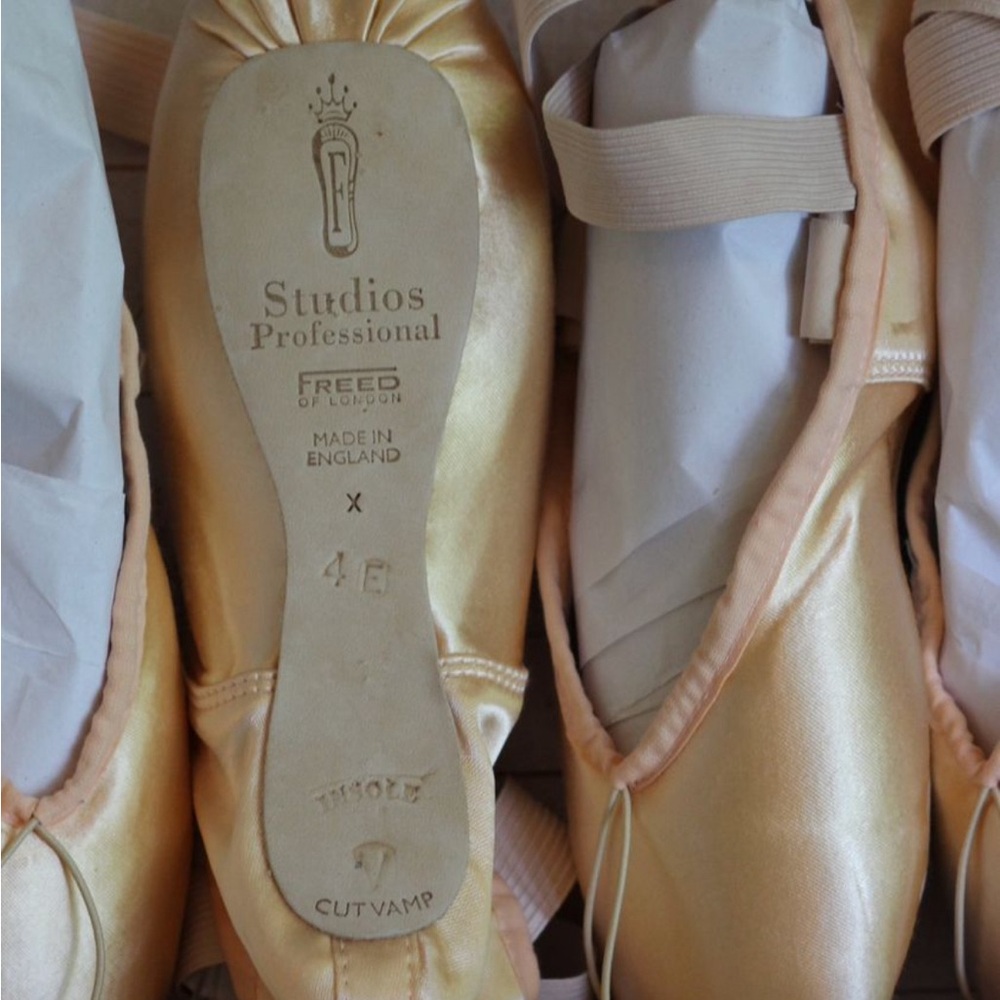 NWT FREED of London Studios Professional 4E X Hard Shank Pointe Shoes